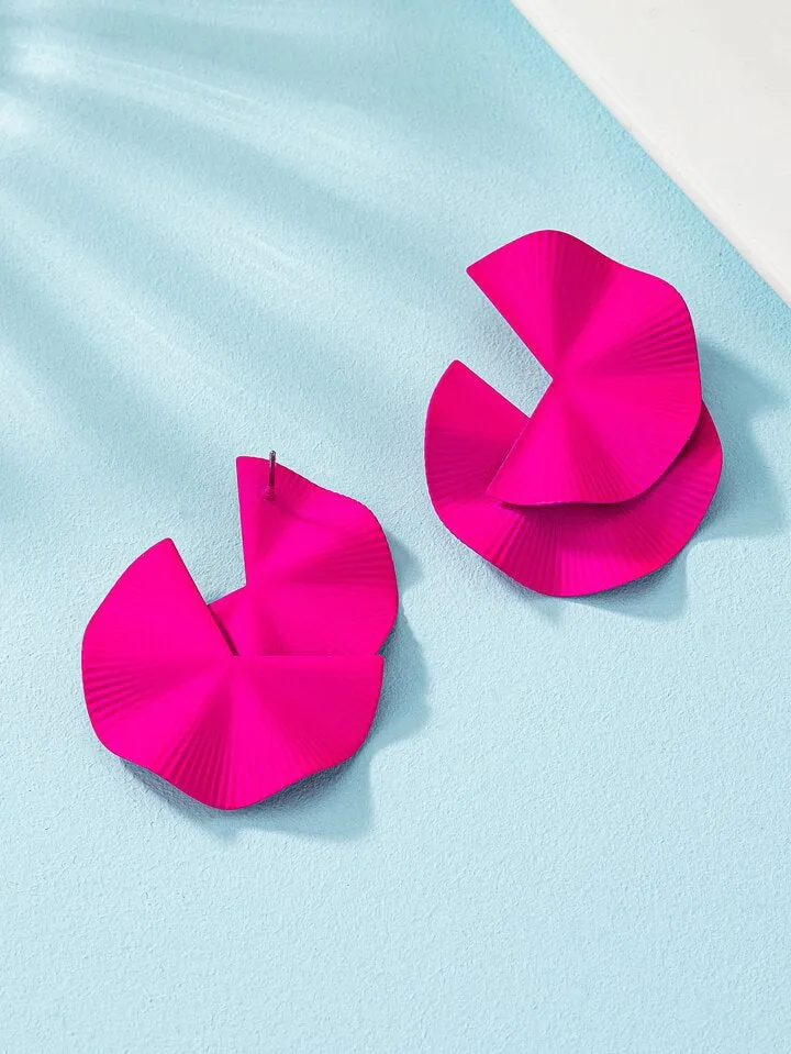 1pair geometric metallic stud earrings in hot pink