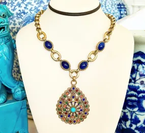 Beautiful statement piece, vintage necklace