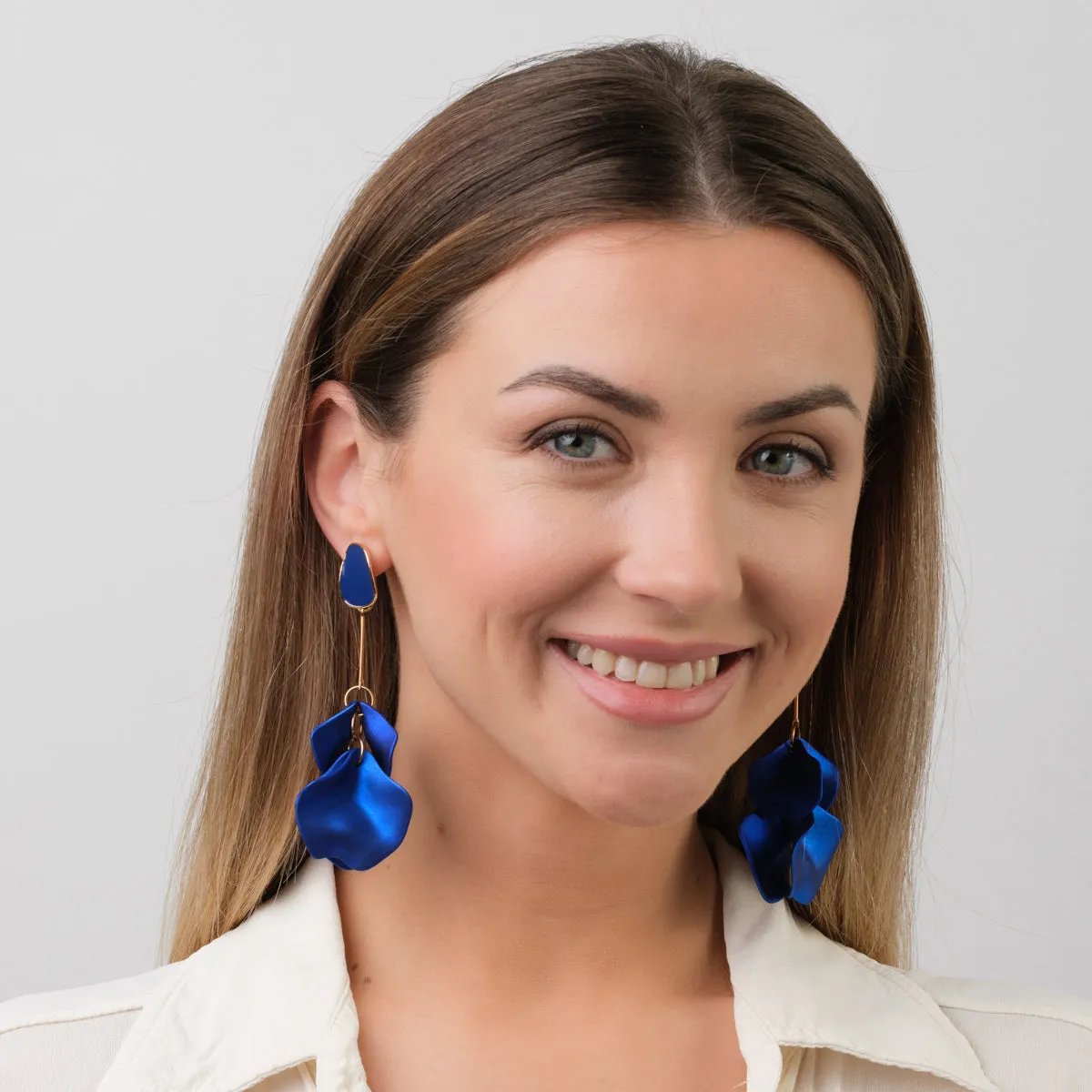 Blu Bellflower Dangle Earrings