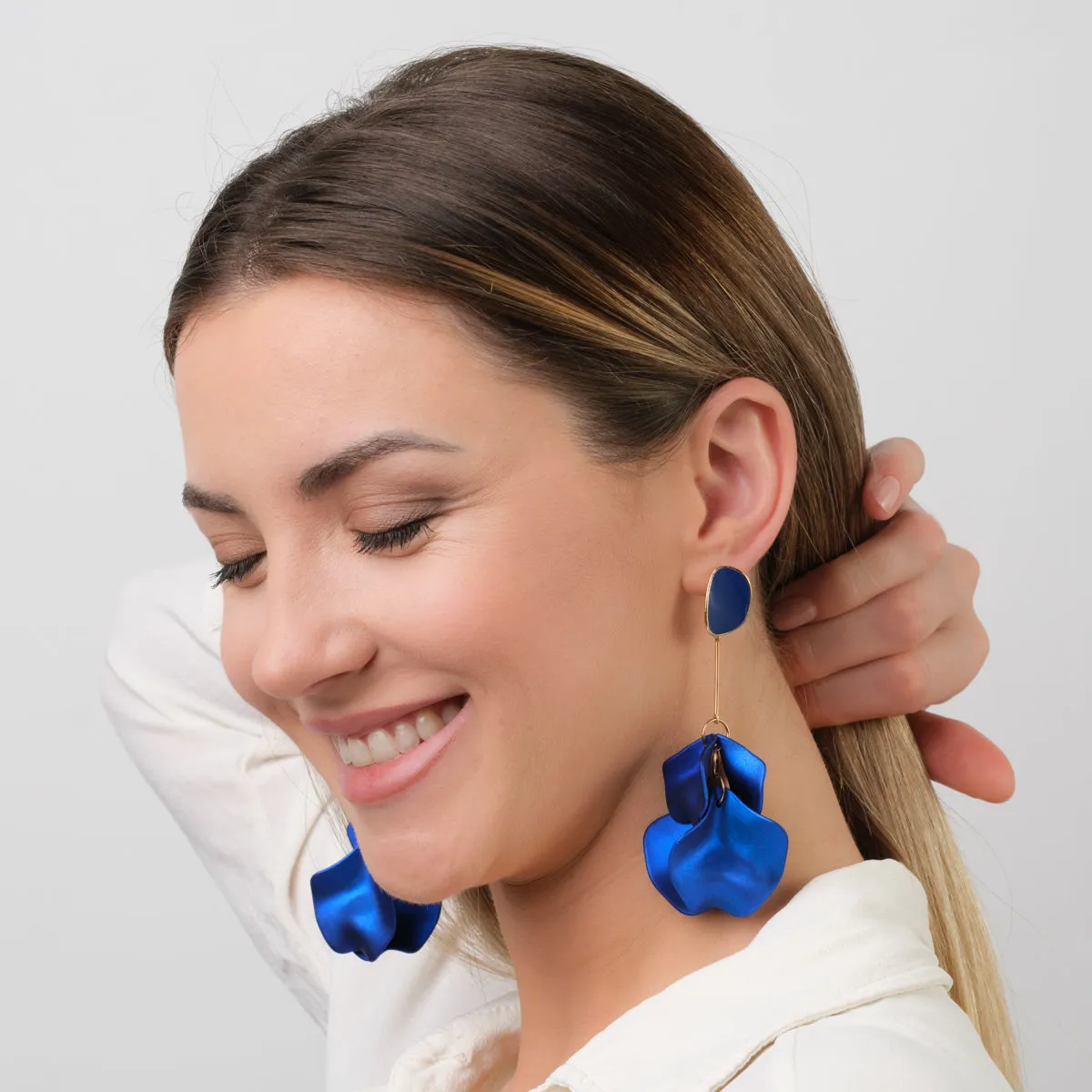 Blu Bellflower Dangle Earrings