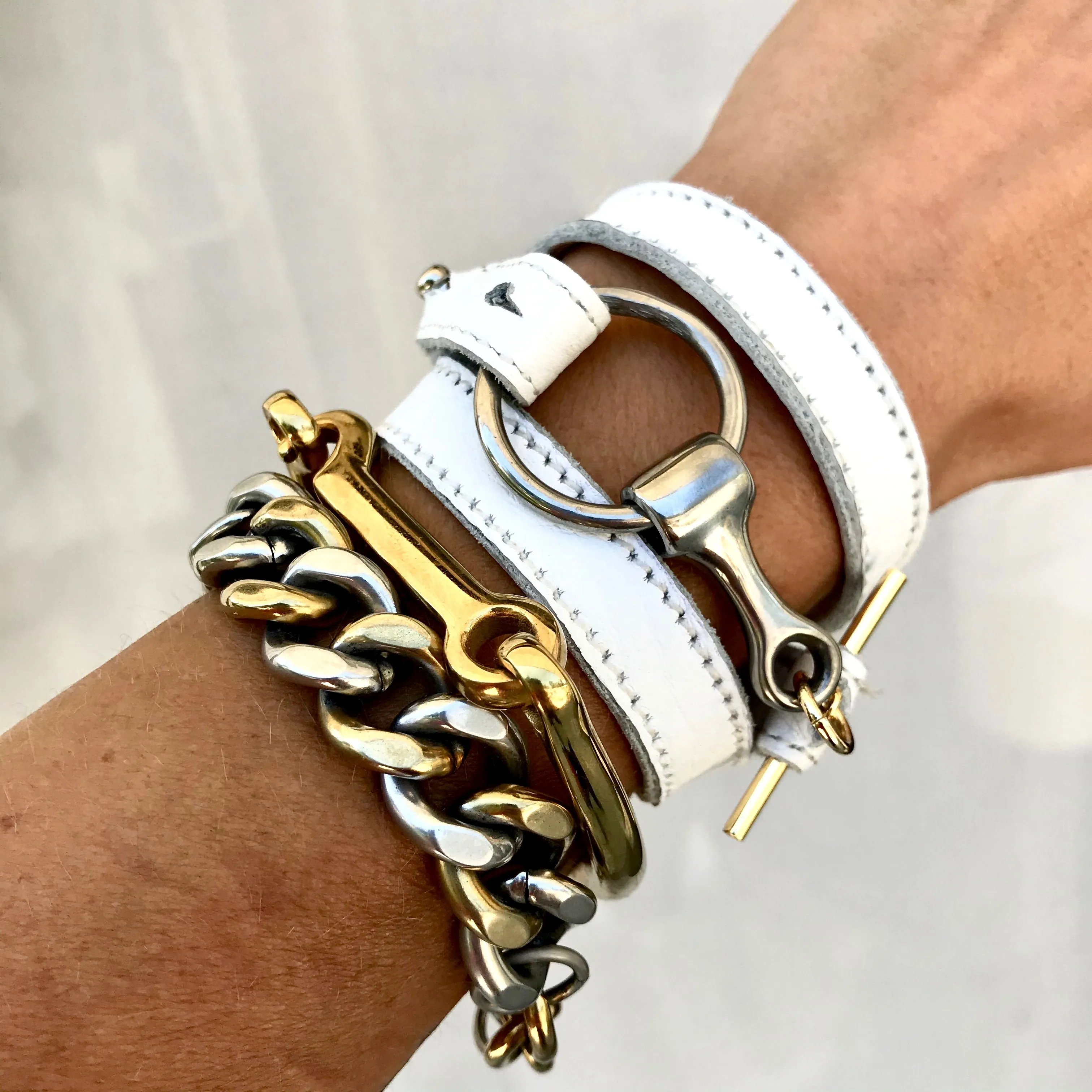 CHEYENNE WRIST WRAP in white