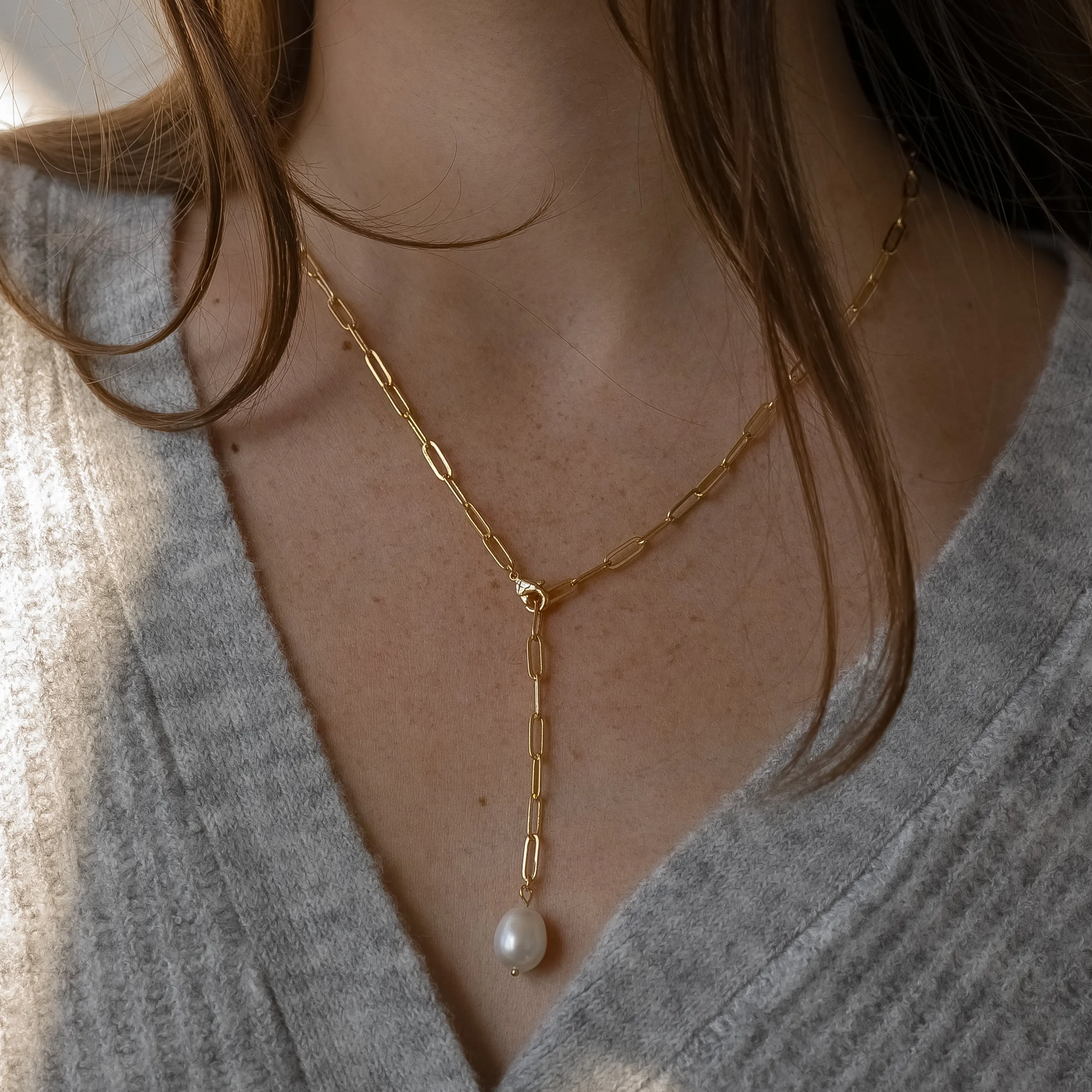 Lea Pearl Lariat Necklace