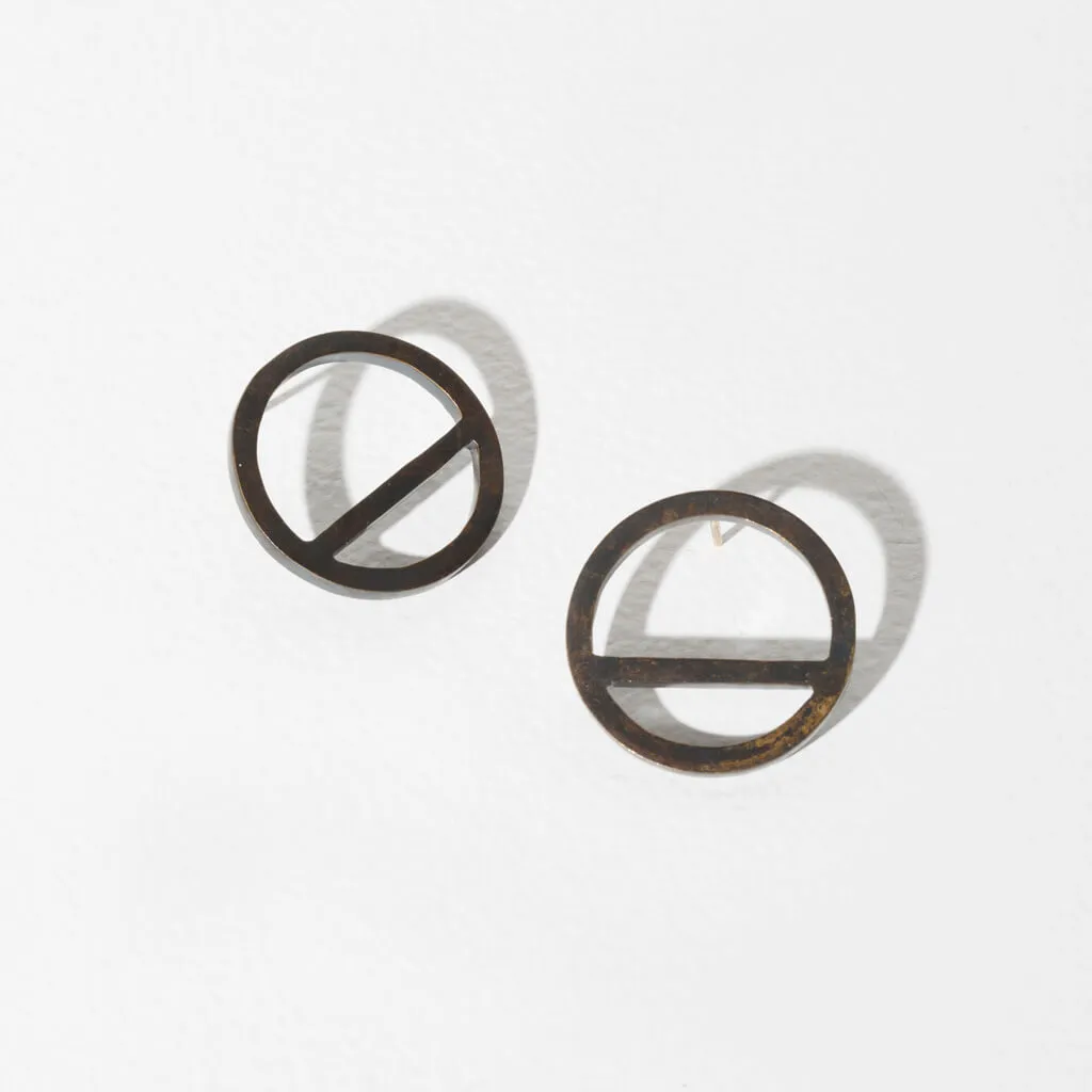 Wink Circle Earrings - Oxidized Brass